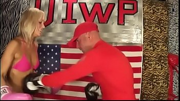 UIWP Entertainment Savana vs Man in INTERGEDNER Belly Punching Boxing Match