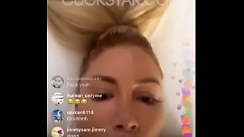 IG model gets pussy licked on live